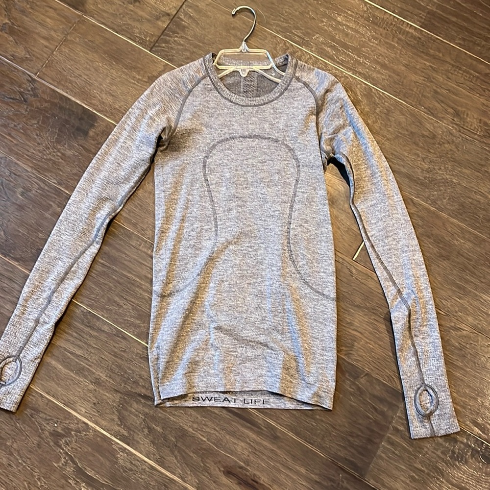 Lululemon long sleeve shirt